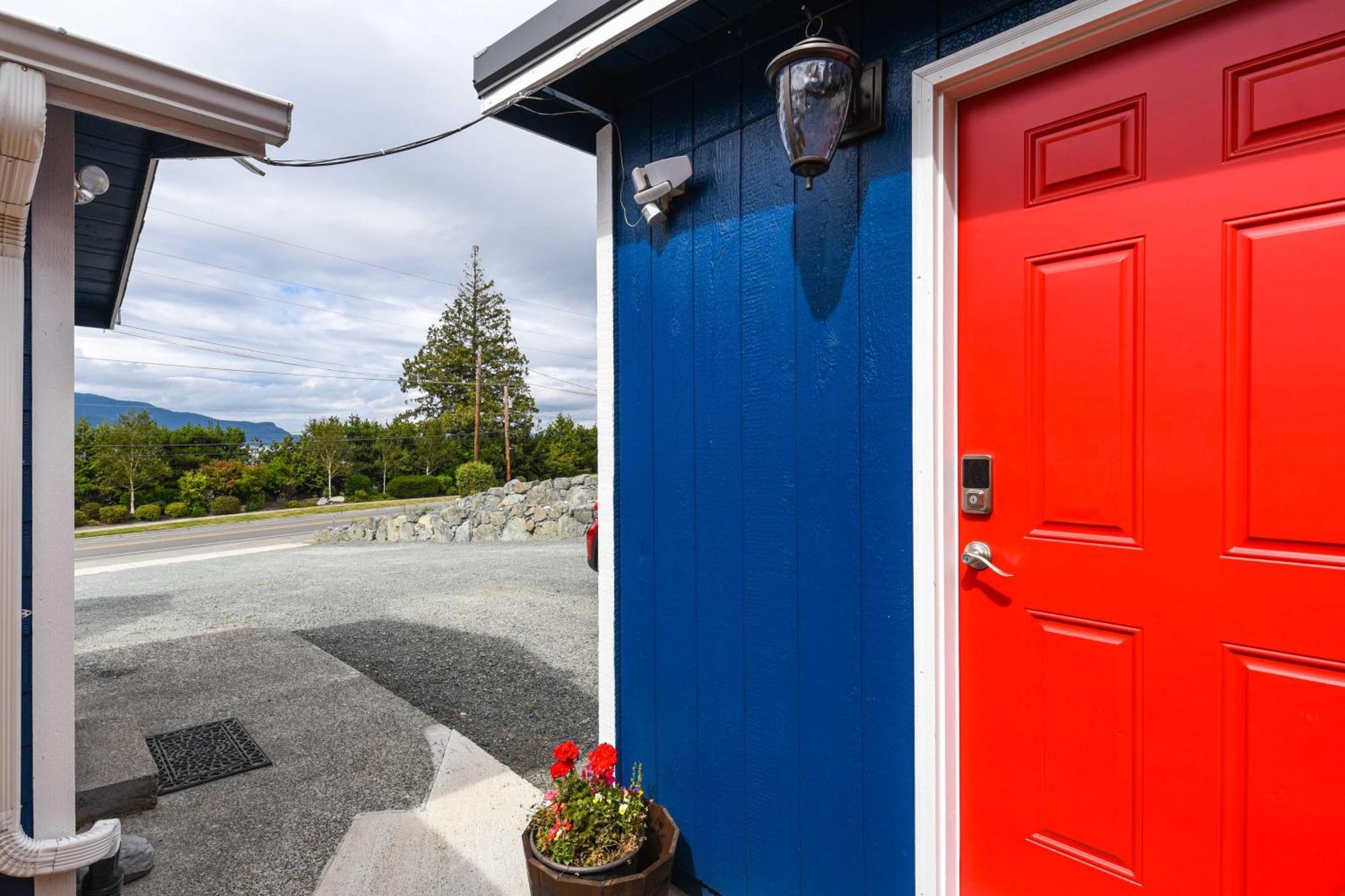 Dog-Friendly Anacortes Retreat With Shared Hot Tub! Apartment Exterior photo